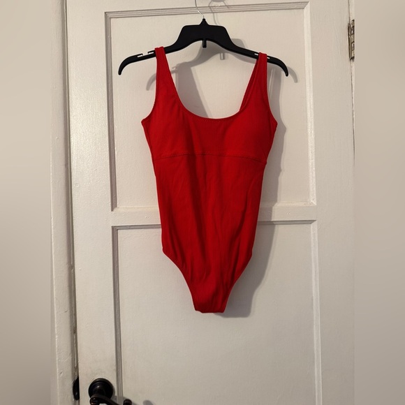 Fabletics Sunset Scoop Rib One-Piece Swimsuit Sz medium - Picture 5 of 8